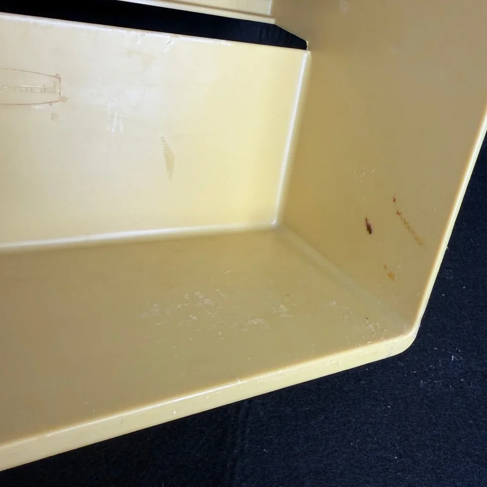 VTG 1981 Rubbermaid Clean Up Caddy Organizer Yellow Wall Door Mount 2320 USA